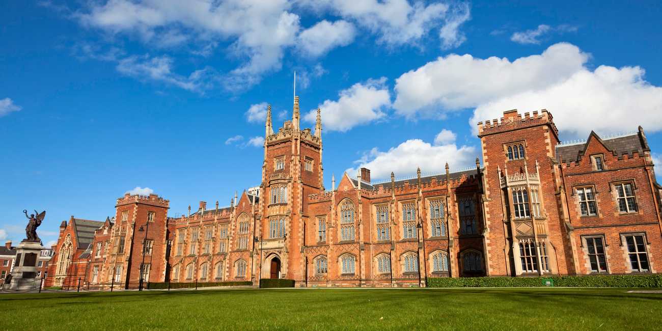 Tururi turistice hop-on hop-off cu autobuzul în Belfast, Regatul Unit – Repere de top, atracții faimoase și comori ascunse în 2026